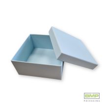 Díszdoboz kocka alakú, világoskék 13,5 x 13,5 x 6,5 cm