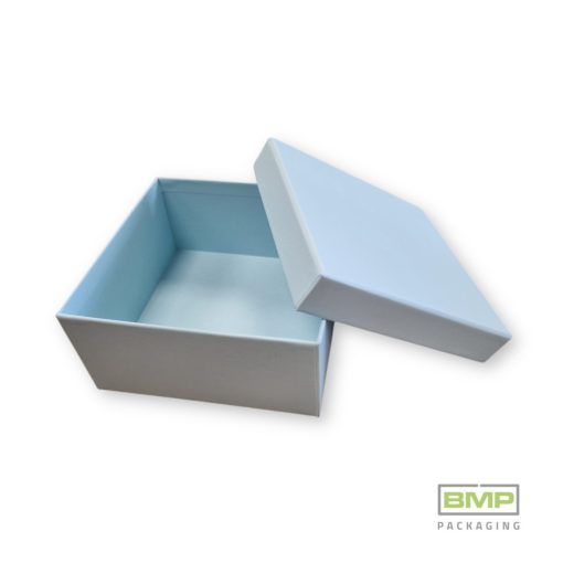 Díszdoboz kocka alakú, világoskék 13,5 x 13,5 x 6,5 cm