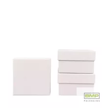 Díszdoboz kocka alakú, fehér 9,5 x 9,5 x 6 cm - 6 db / csomag